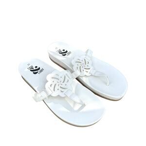 Sam & Libby White Faux Leather Flip Flops Comfort arch Sandals women’s 11 NWT